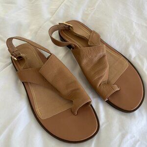 Vionic Tan Sandals with Toe Loop - Women's Size 6.5